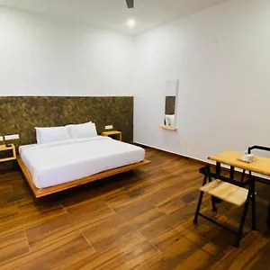Hill Monk - Whispering Mist Hotel